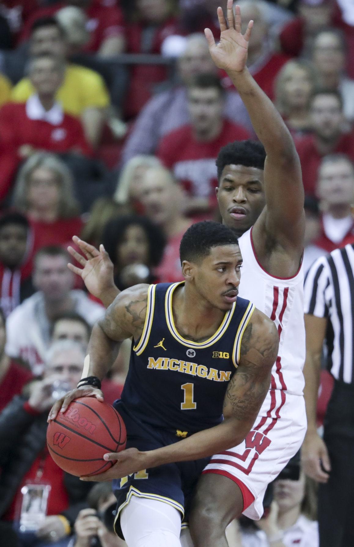 Badgers 64, No. 2 Wolverines 54